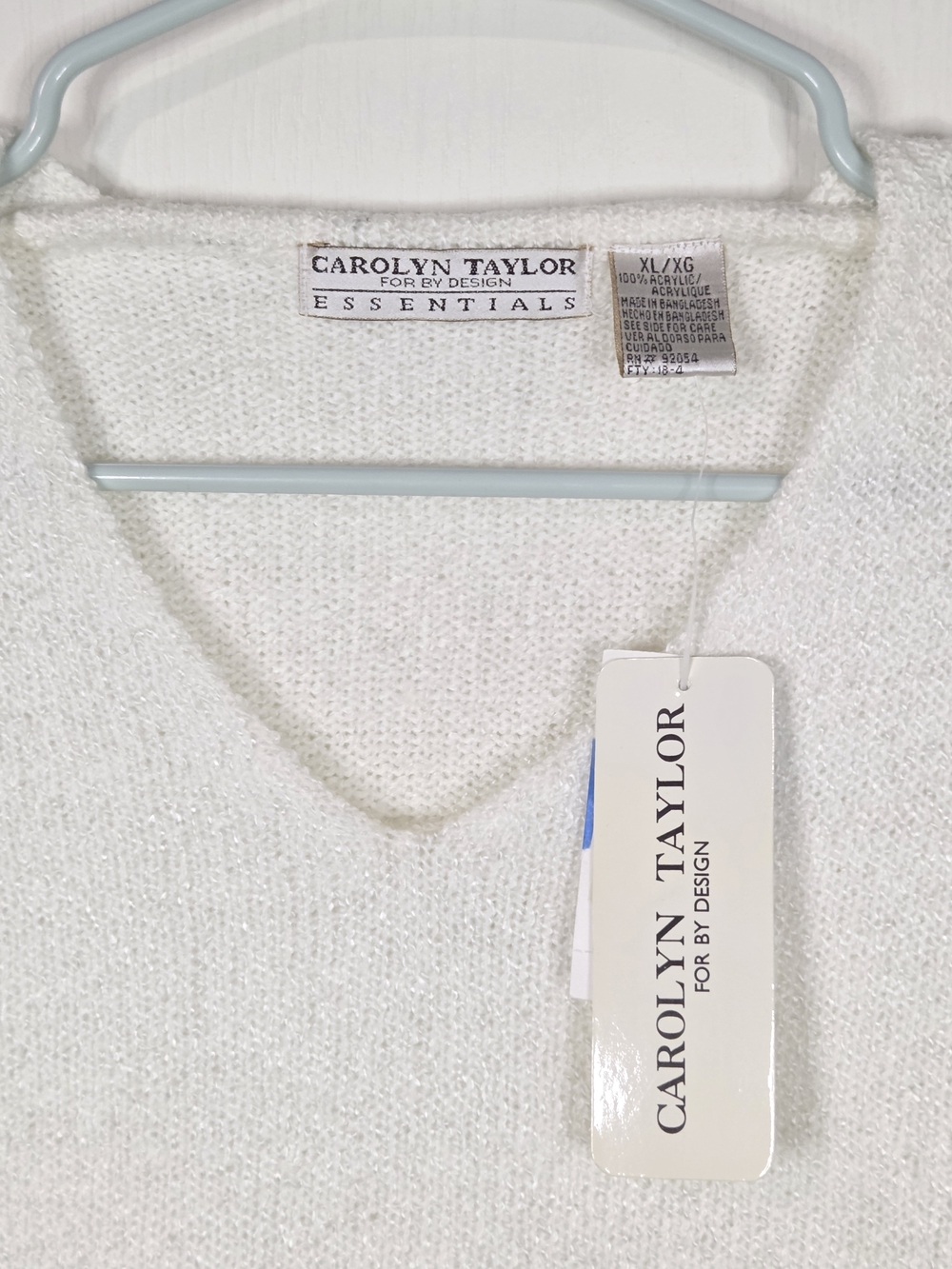 Carolyn Taylor Essentials White V-Neck Pullover Knit Sweater – NWT - Picture 4 of 7